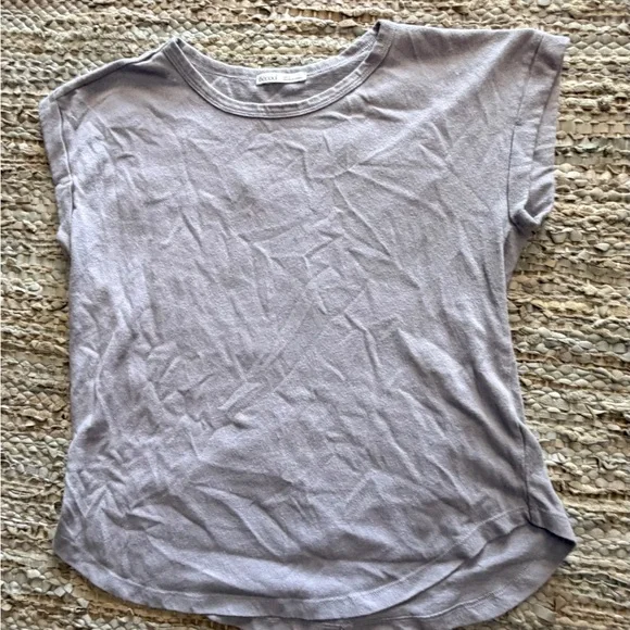 BE COOL Light Gray Women’s Short Sleeve Top Size Small - Picture 2 of 5